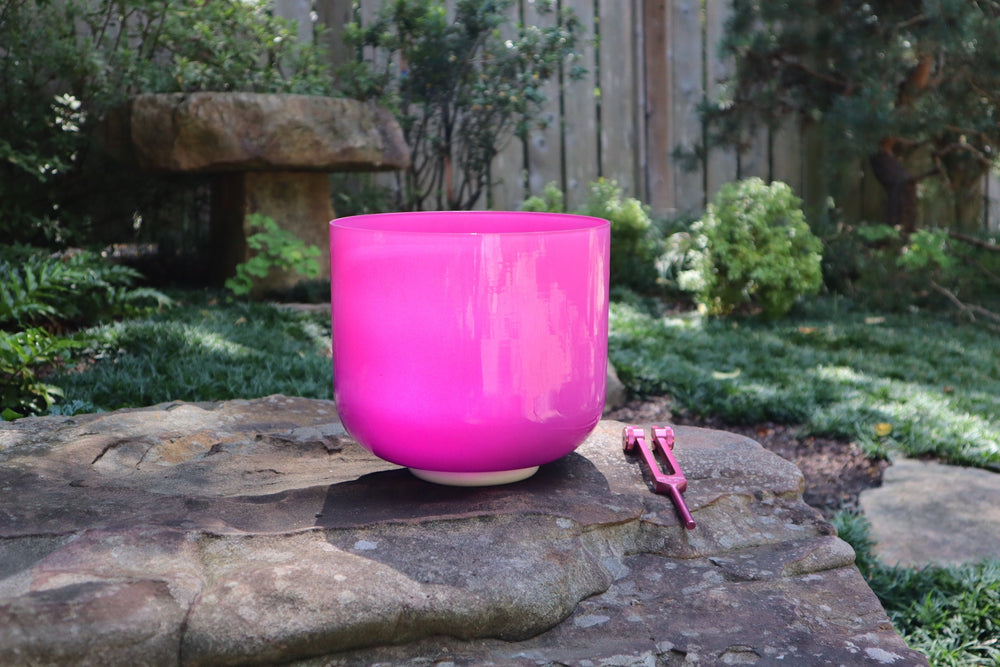 Pink Aura - Premium Clear 7" Crystal Singing Bowl and Tuning Fork , 432 Hz F-Note w/ Bag Bundle, 99% Quartz Crystal Bowl, Mallet, Case