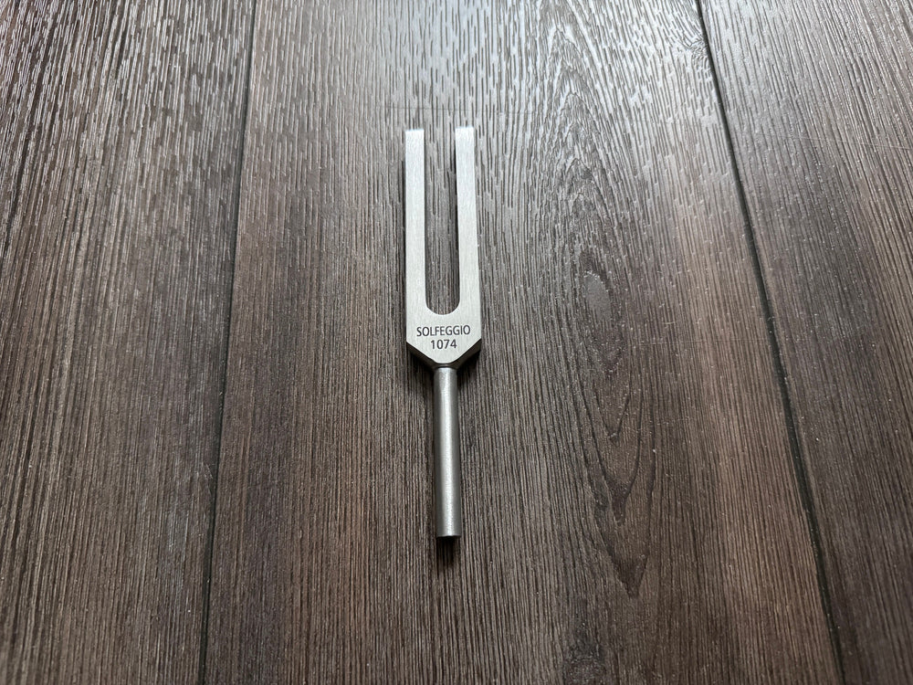 1074 Hz Solfeggio Unweighted Tuning Fork For Vibration - Soul Star Drawstring Pouch - Attenuator Extender - Massage, Acupressure, Biofield