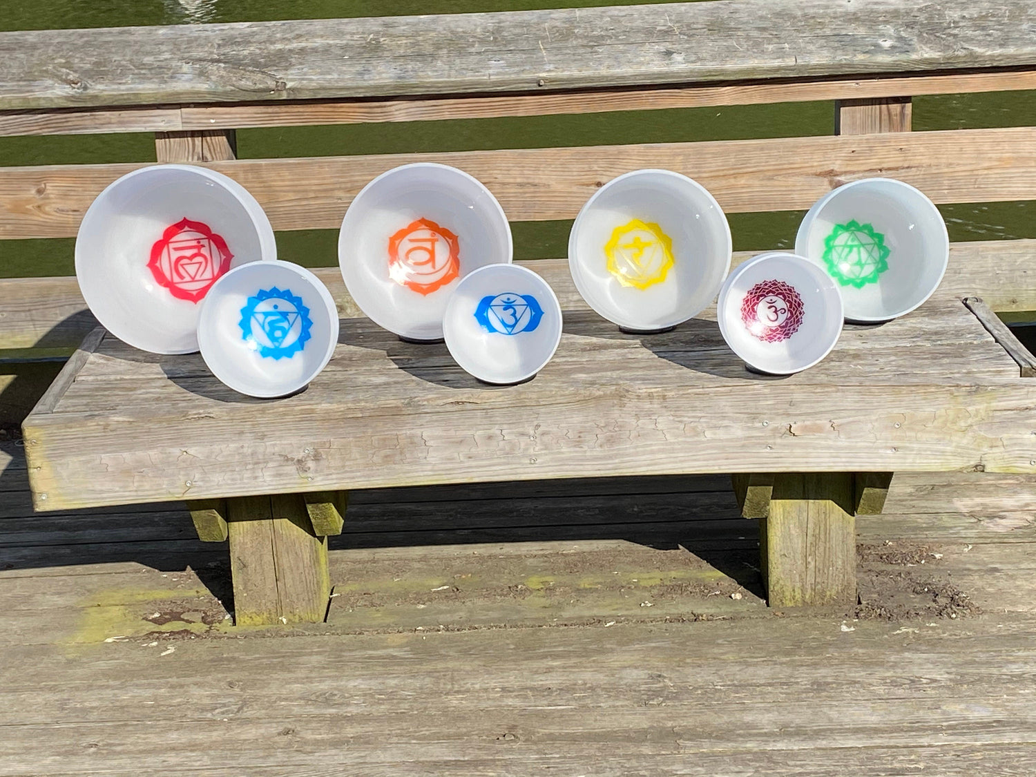 Myriad Melodies' Perfect Pitch (5 Cents) 432HZ Chakra Symbol Crystal Singing Bowl 7pc Set - 2 Cases, 2 Mallets, 2 Suede Strikers, 8 O-Rings