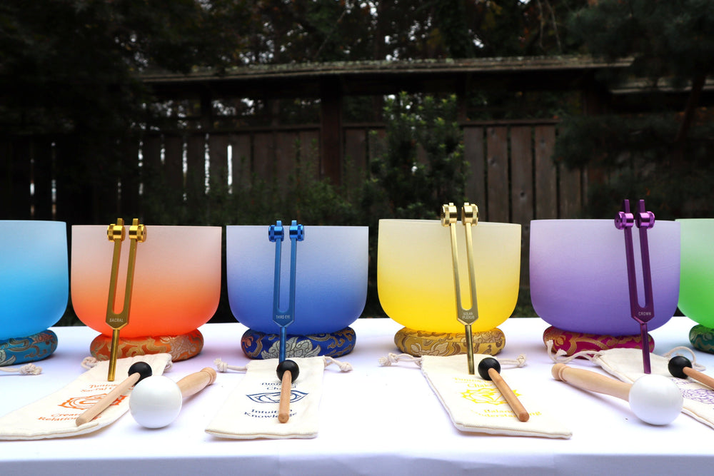 Soft Light 10" Singing Bowl - Perfect Pitch 432 Hz 99.99% Quartz Crystal Singing Bowl, Padded Carry Case, Cushion, And Mallet