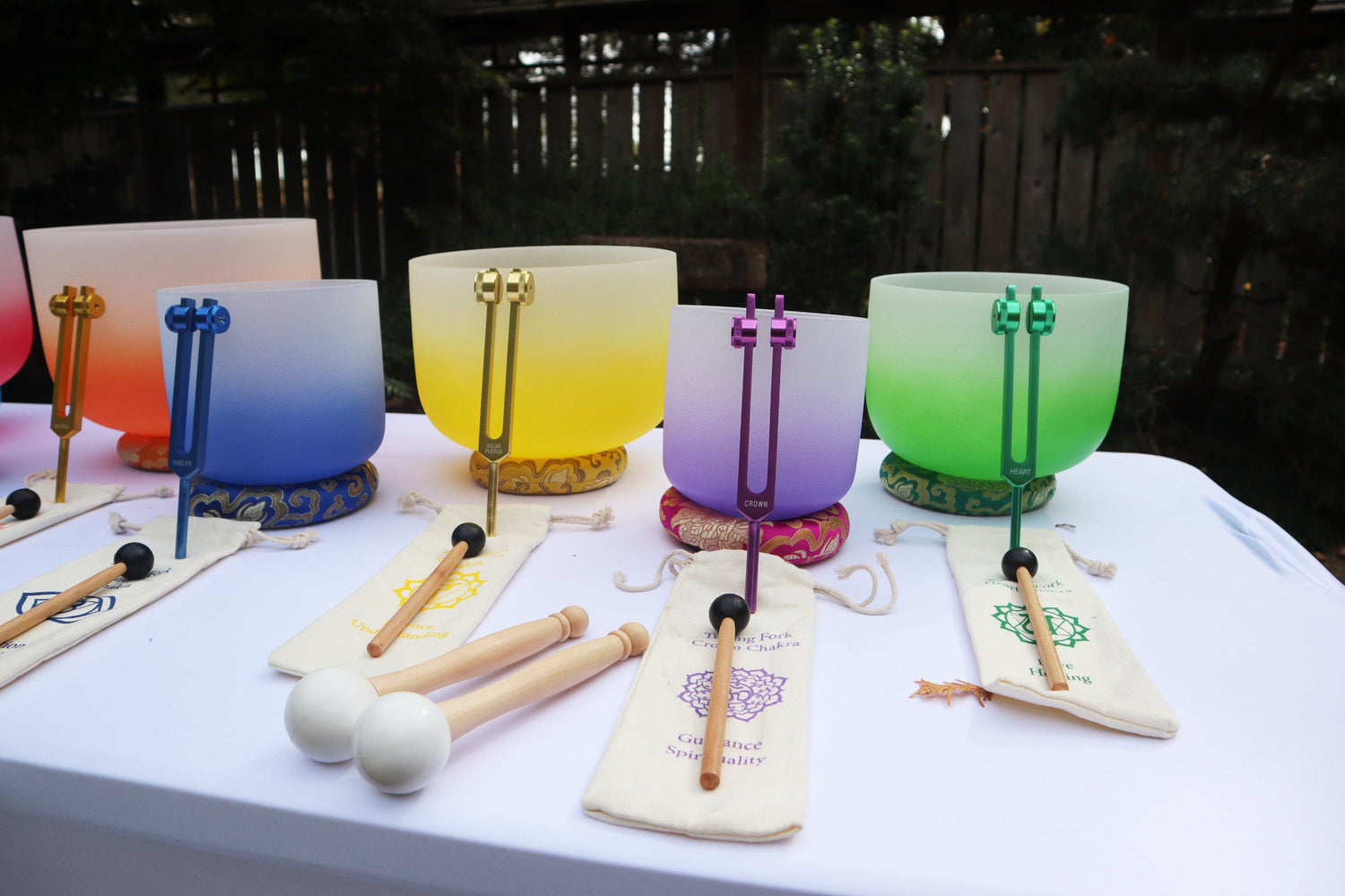 Myriad Melodies' Perfect Pitch (5 Cents) 432 Hz Soft Light, 10 Chakra Tuning Forks and 10 Crystal Attenuators - 2 Cases 2 Mallets 2 Strikers