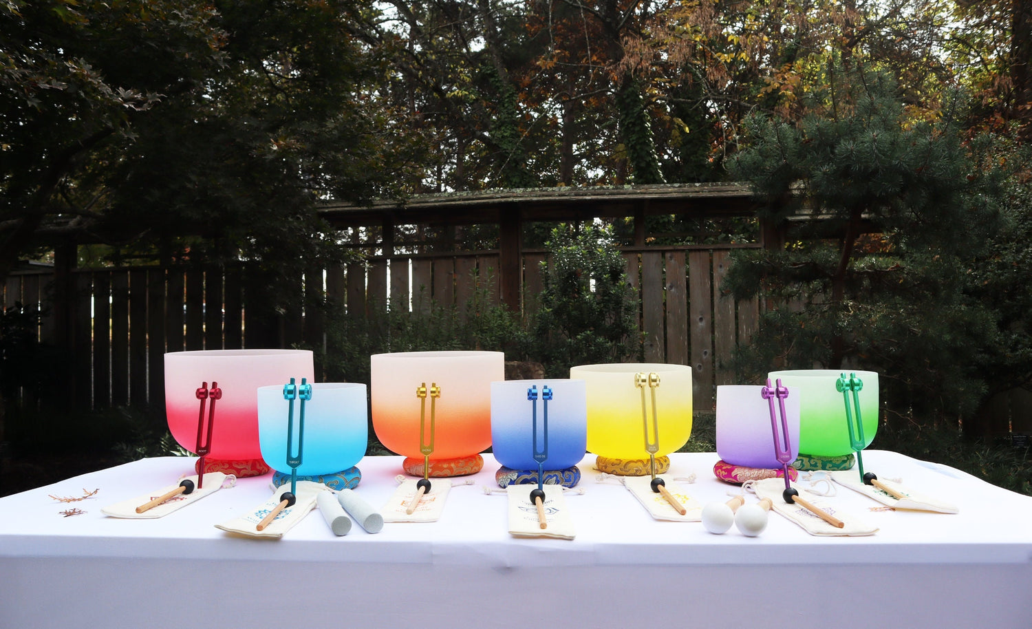 Myriad Melodies' Perfect Pitch (5 Cents) 432 Hz Soft Light, 10 Chakra Tuning Forks and 10 Crystal Attenuators - 2 Cases 2 Mallets 2 Strikers