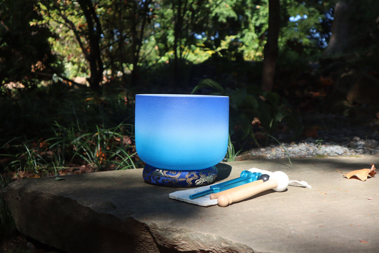 Aquarian - 432 Hz 8" Throat Chakra G Note Quartz Crystal Sining Bowl, 528 Hz Weighted Tuning. Fork, Mallet, O-Ring, Carry Case