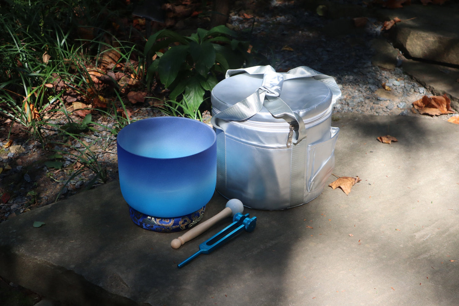 Aquarian - 432 Hz 8" Throat Chakra G Note Quartz Crystal Sining Bowl, 528 Hz Weighted Tuning. Fork, Mallet, O-Ring, Carry Case