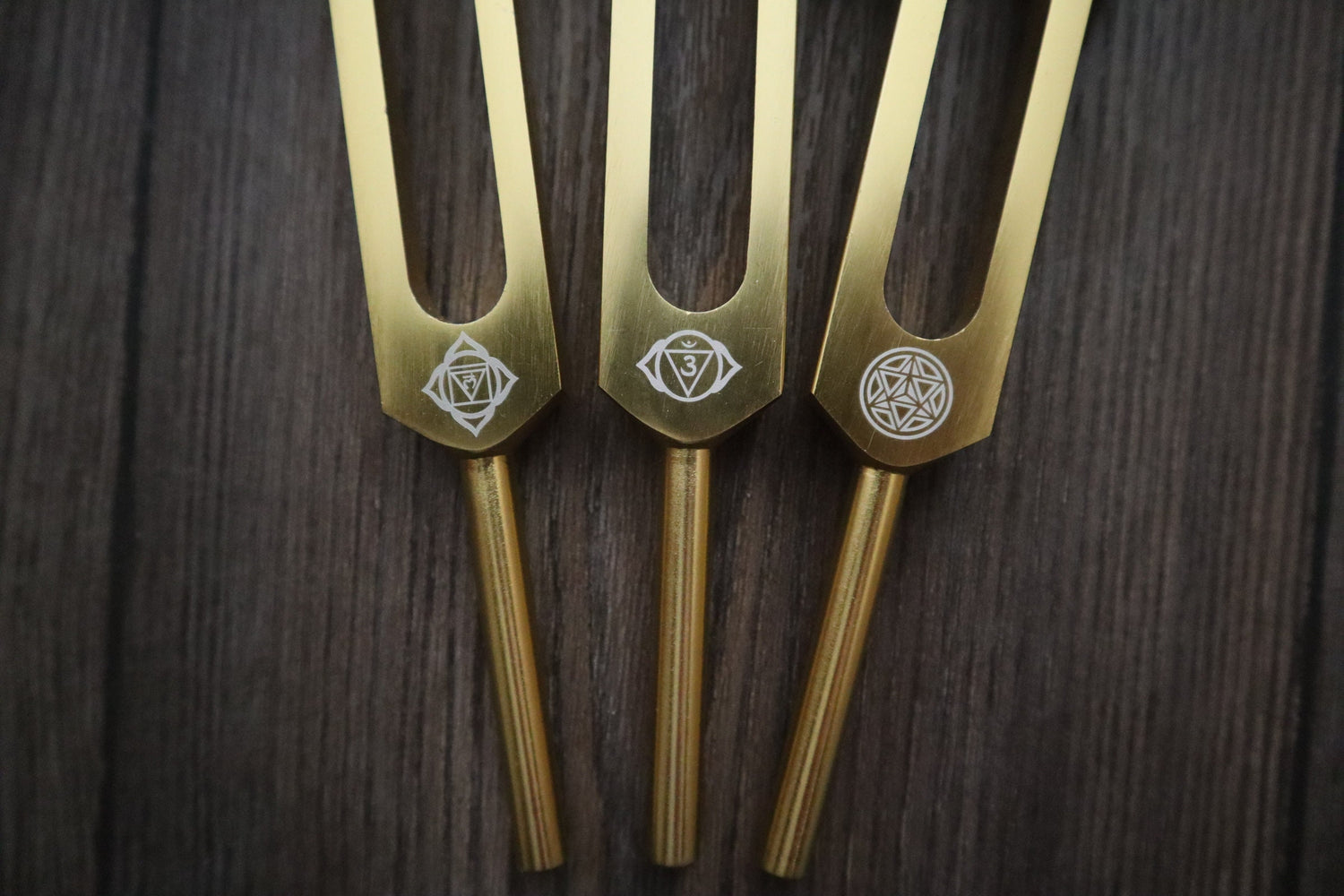 Myriad Melodies' Professionally Tuned .25 8pc Chakra Tuning Fork Set - Gold, Root Through Crown Chakras - Attenuator Extenders - Biofield