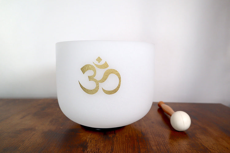 432 Hz Om Printed Heart Chakra 8” Crystal Singing Bowl and Soul Purpose Tuning Fork w/ Bag Bundle, Cushion, Mallet, Striker, Carry Case