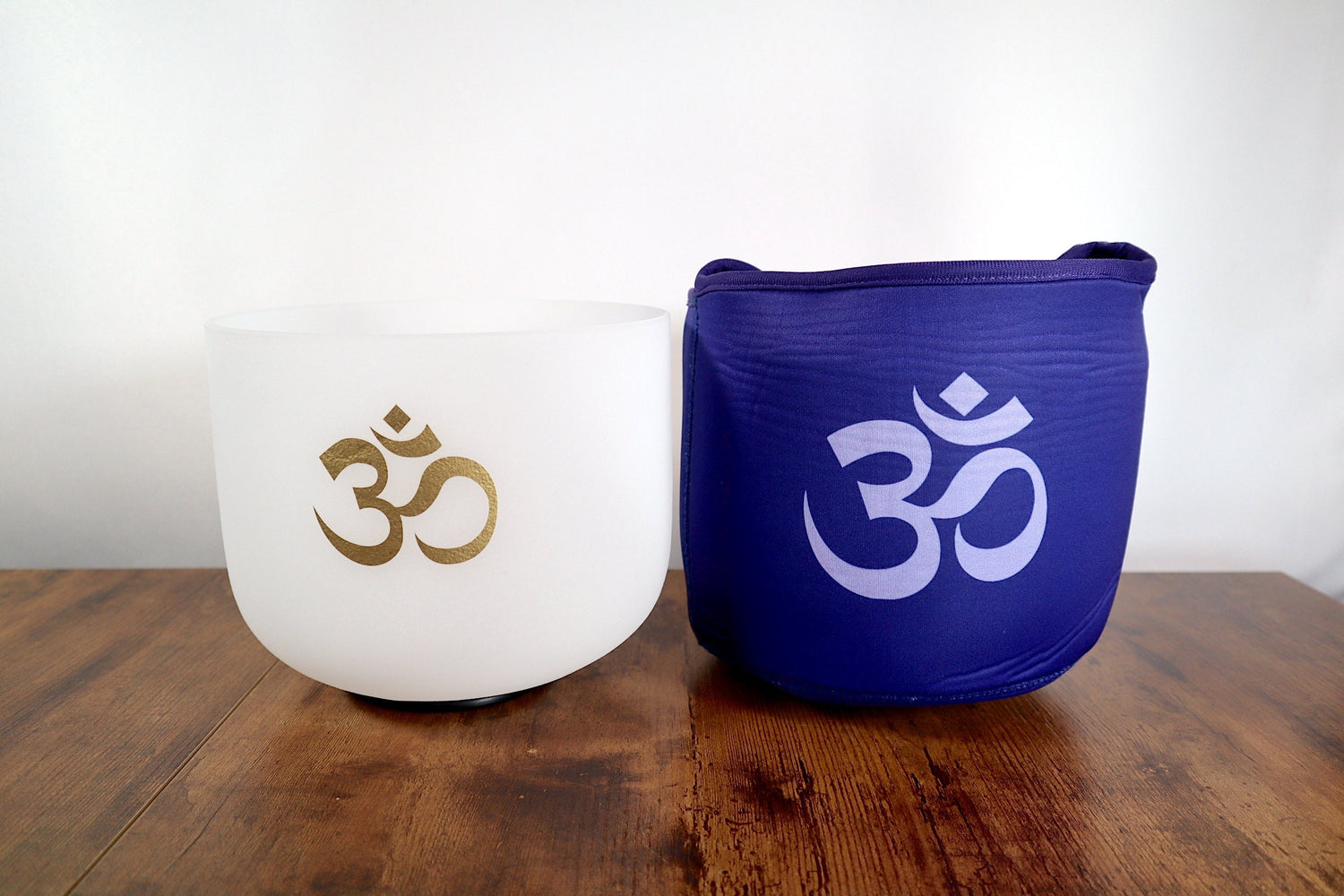 432 Hz Om Printed Heart Chakra 8” Crystal Singing Bowl and Soul Purpose Tuning Fork w/ Bag Bundle, Cushion, Mallet, Striker, Carry Case