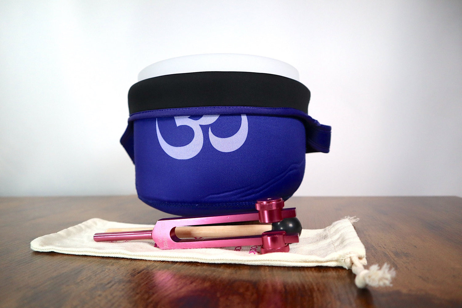 432 Hz Om Printed Heart Chakra 8” Crystal Singing Bowl and Soul Purpose Tuning Fork w/ Bag Bundle, Cushion, Mallet, Striker, Carry Case