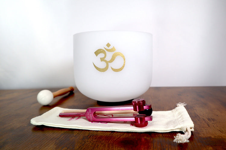 432 Hz Om Printed Heart Chakra 8” Crystal Singing Bowl and Soul Purpose Tuning Fork w/ Bag Bundle, Cushion, Mallet, Striker, Carry Case