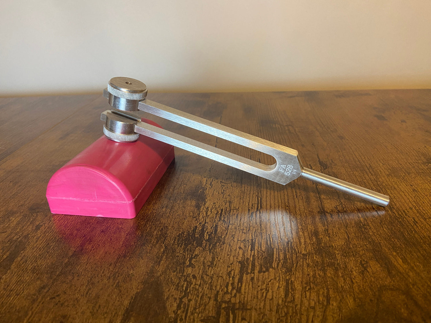 528 Hz Green Weighted Solfeggio Tuning Fork For Vibration, Extended Resonance, Bio-field, Sound Vibration