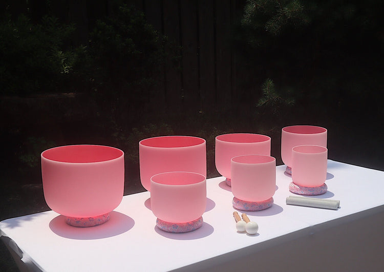 Myriad Melodies' Perfect Pitch (5 Cents) 432 Hz Light Pink Singing Bowl Set - 2 Cases, Cushions, O-Rings, 2 Mallets 2 Strikers,