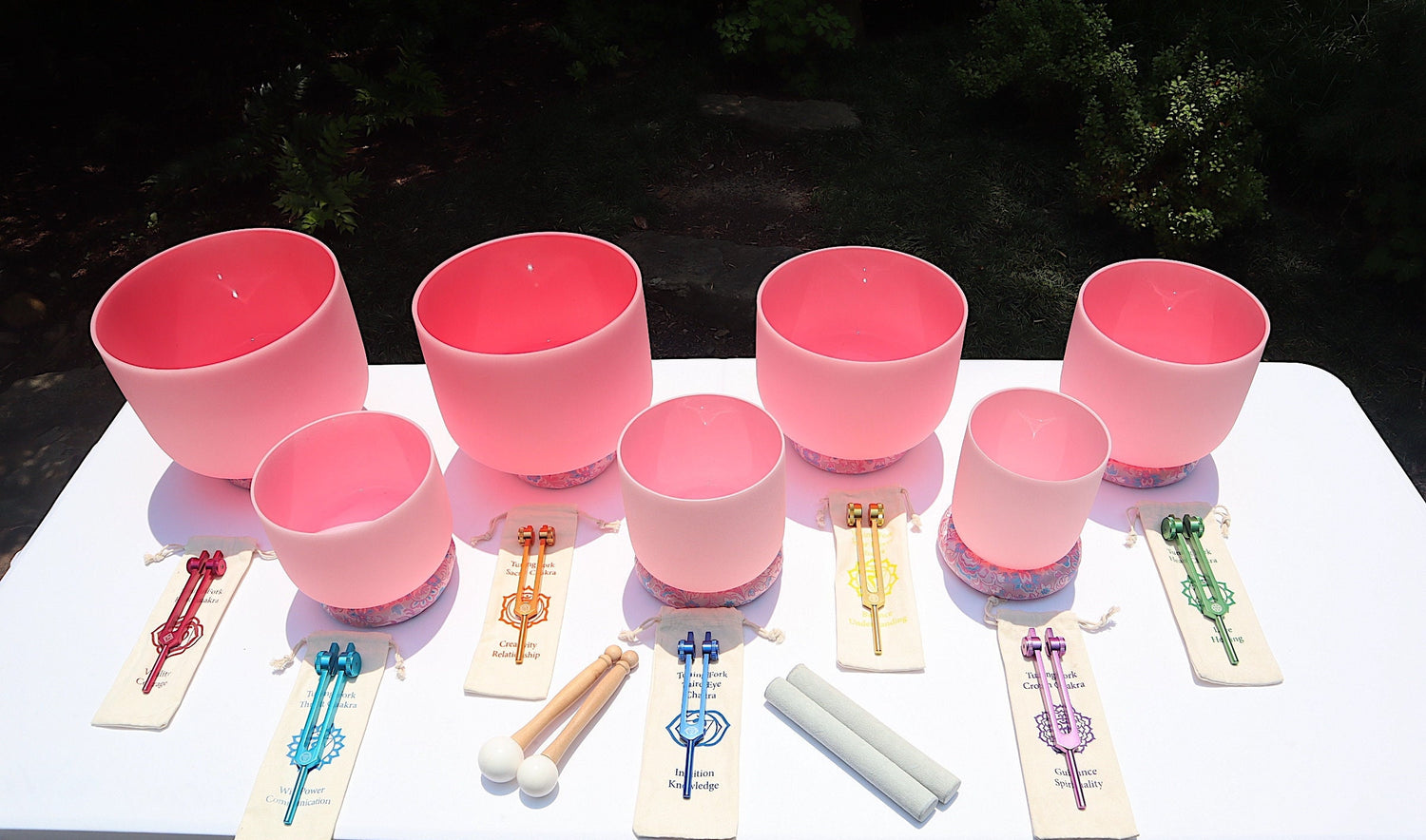 Myriad Melodies' Perfect Pitch (5 Cents) 432 Hz Light Pink Set - 10 Chakra Tuning Forks - 10 Crystal Attenuators - Protective Cases