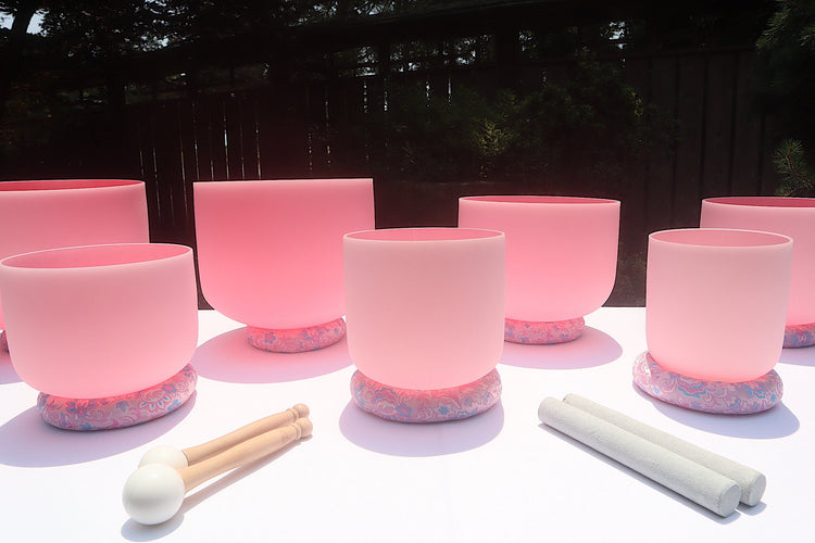 Myriad Melodies' Perfect Pitch (5 Cents) 432 Hz Light Pink Singing Bowl Set - 2 Cases, Cushions, O-Rings, 2 Mallets 2 Strikers,