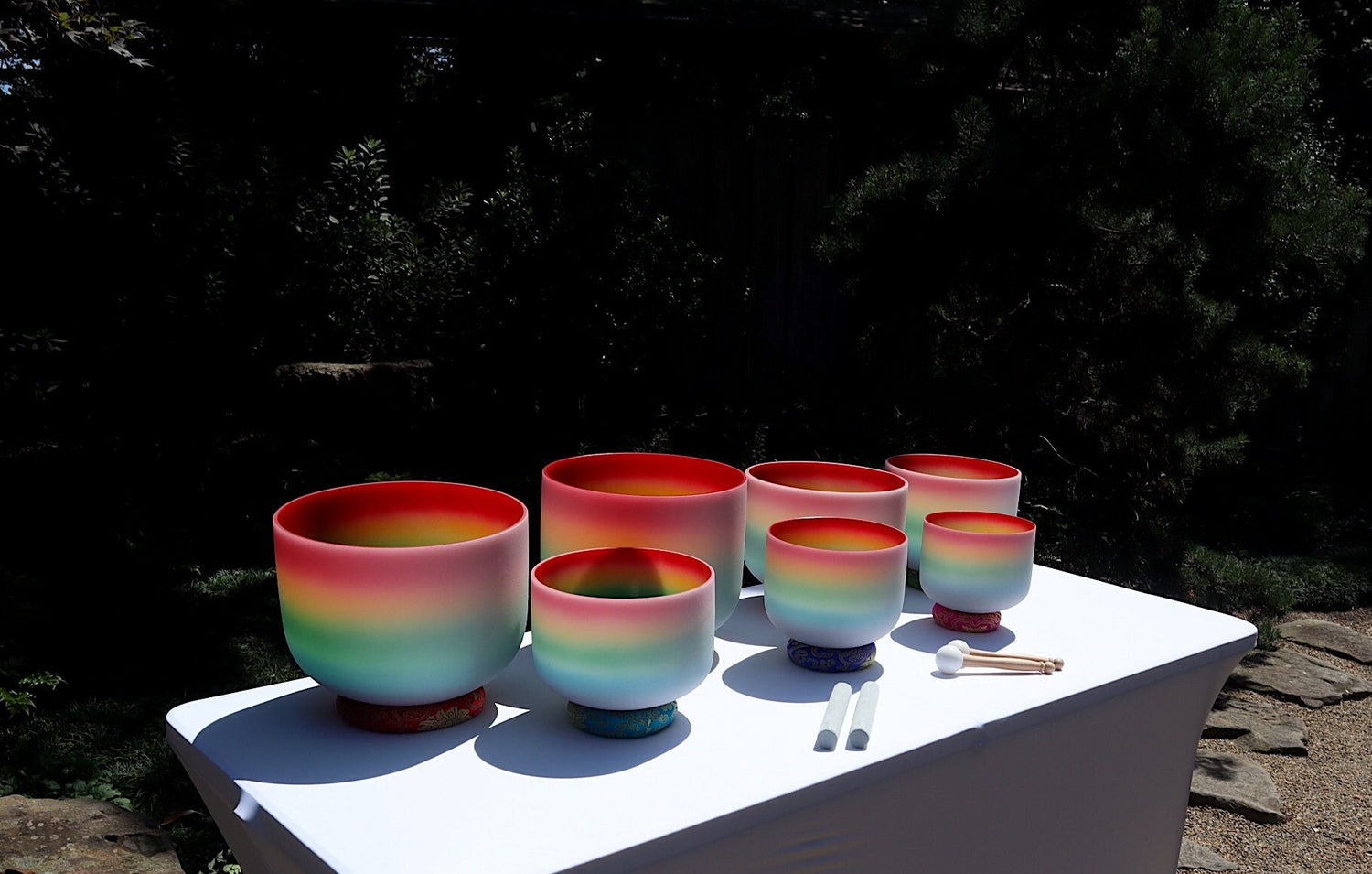 Myriad Melodies' Perfect Pitch (5 Cents) 432 Hz 8-14 Classic Rainbow Color Singing Bowl Set - 2 Cases, 2 Mallets, 2 Suede Strikers