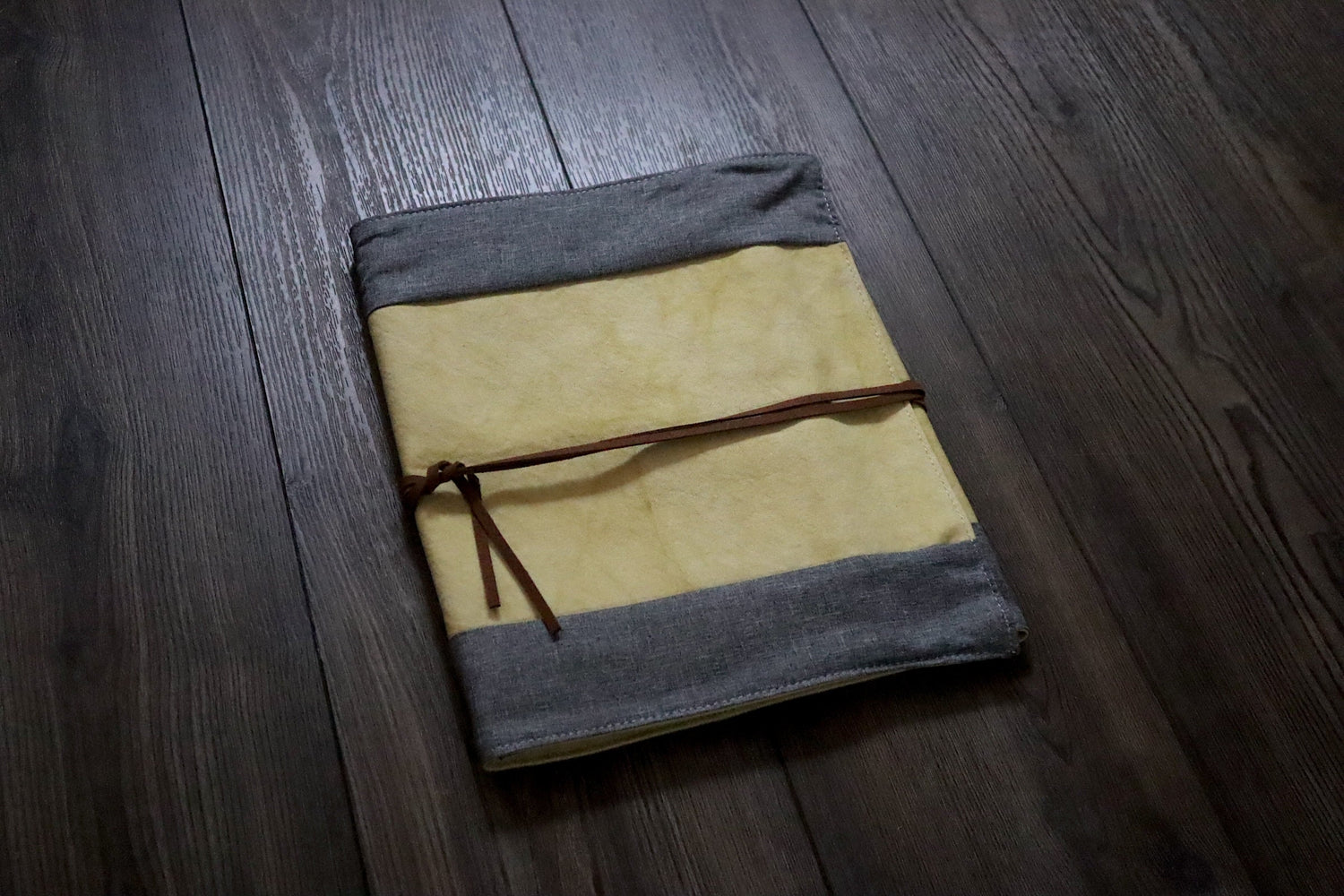 Myriad Melodies' Tuning Fork Carry Bag - Professional 10pc Tuning Fork Plug-In Bag with Compartments For Attenuators, Activator, Accessories