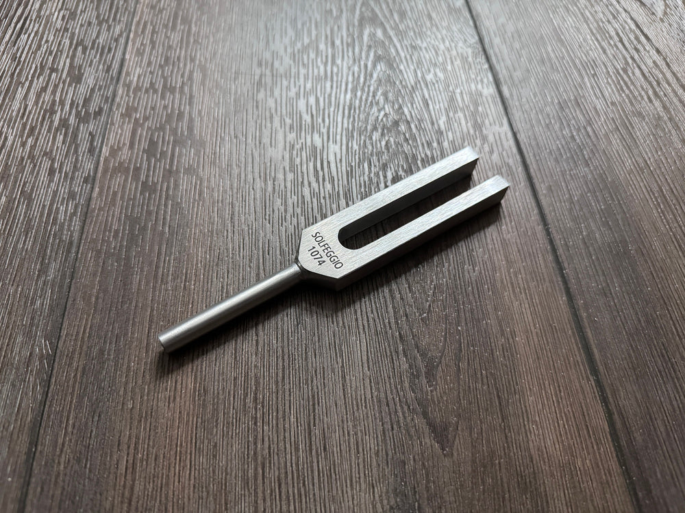1074 Hz Unweighted Solfeggio Tuning Fork with Attenuator Extender - Custom 10mm Crystals - Hematite, Black Onyx, Rose Quartz