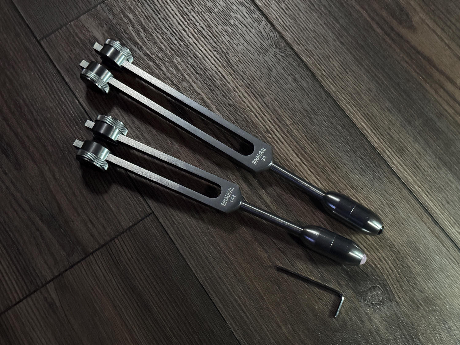 89Hz and 144Hz - Fibonacci, Golden Ration Tuning Fork Set - Gamma Binaural Beat Entrainment - Handle Extender with 10mm Crystal - Gray