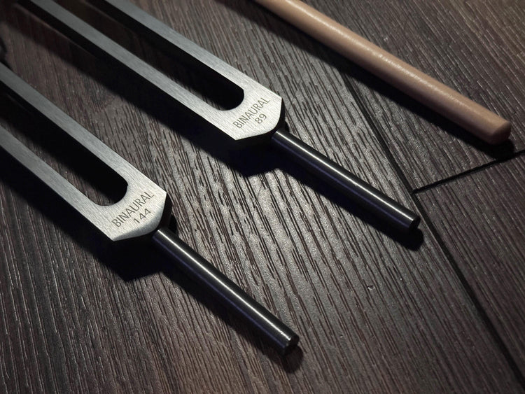 89Hz and 144Hz - Fibonacci, Golden Ration Tuning Fork Set - Gamma Binaural Beat Entrainment - Handle Extender with 10mm Crystal - Gray