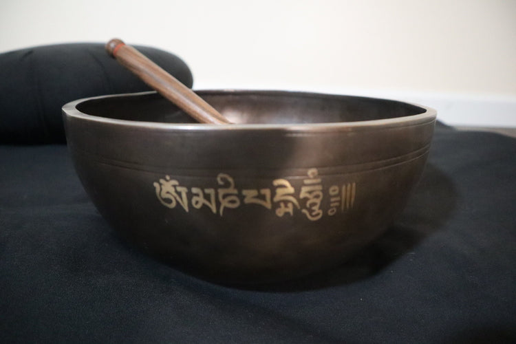 432Hz 10" Himalayan Thick Style Singing Bowl - Premium Quality Sound - Om Mani Padme Hum Inscribed - Sound Bowl, Cushion, Mallets, Striker