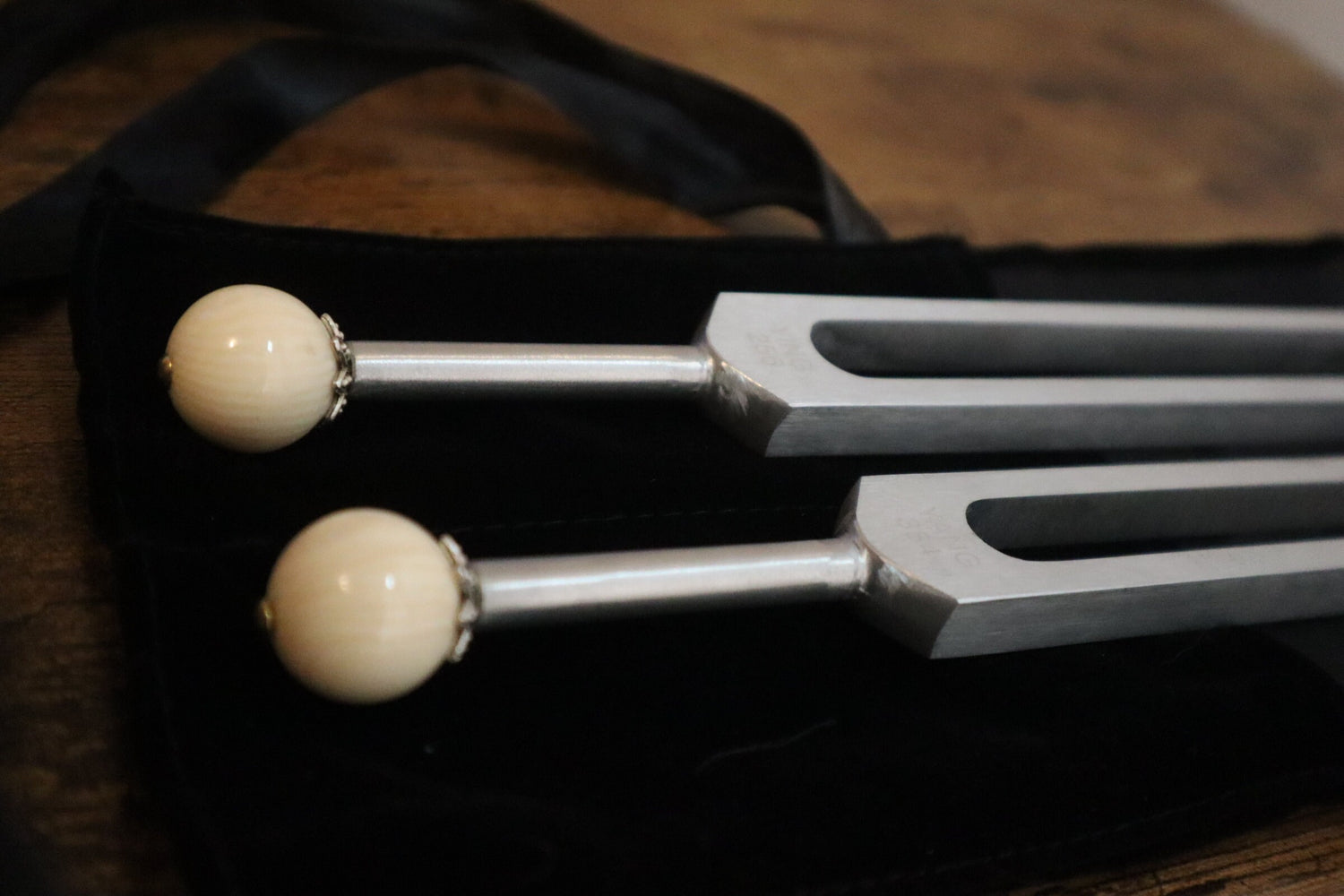 Perfect Fifth Harmonic Yin and Yang Tuning Fork Set - Professionally Tuned .25 Hz - C 256 Hz G 384 Hz, Unweighted, Bio-field Therapy